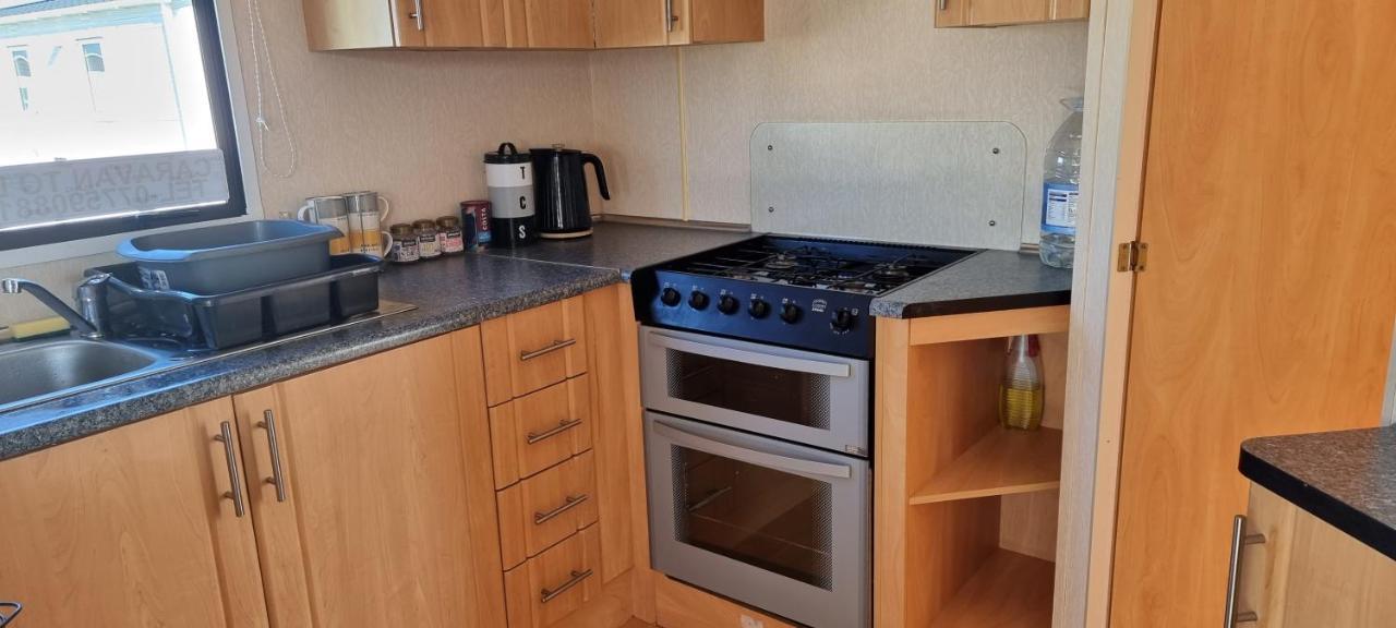 Lovely Caravan At Ingoldmells Just Behind Sealands Apartment Екстериор снимка